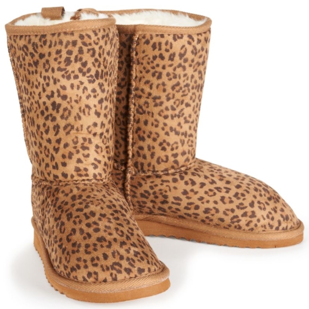 Aeropostale Boots Oversized Fuzzy Boots Size 10